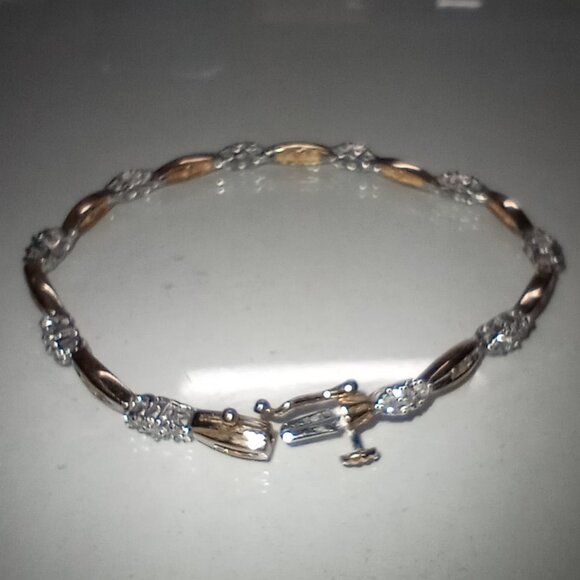 10Kt Two-Tone Gold 1-Carat Diamond Bridge-Style Bracelet - Picture 5 of 6